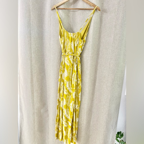 Yellow Tropical Vacation Dress - Picture 4 of 6